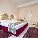 Biasutti מלון