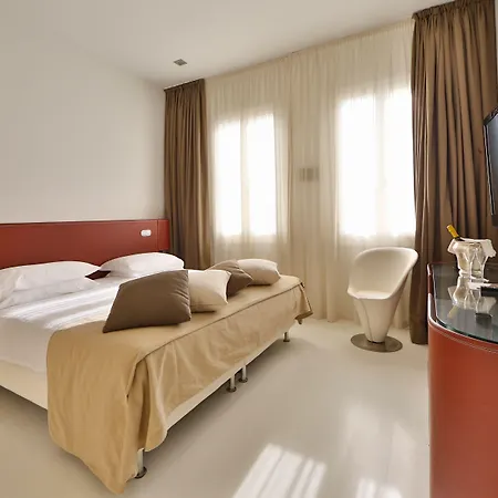 比亚索缇酒店 4*